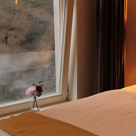 Rust Bed & Breakfast *